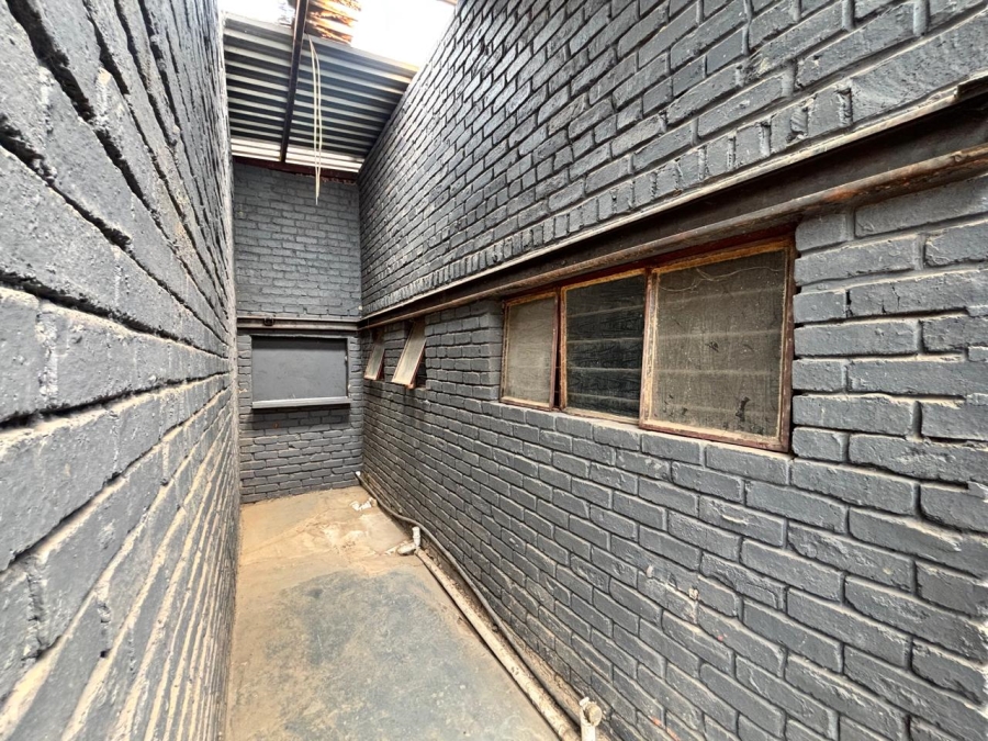 To Let commercial Property for Rent in Klerksdorp Industrial North West